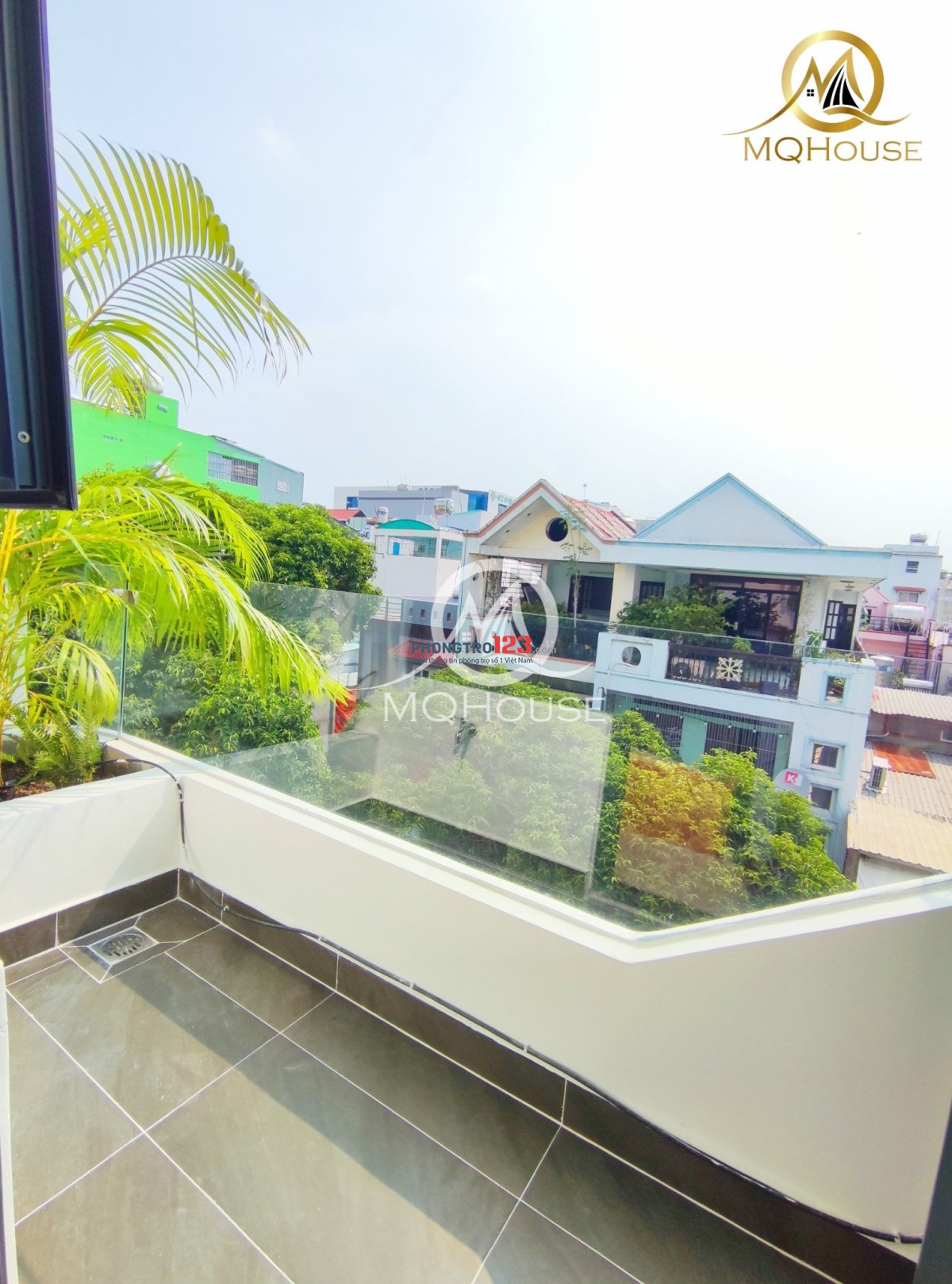 CHO THUÊ CHDV 1PN 1PK BAN CÔNG ĐỐI DIỆN ETOWN CỘNG HÒA NỘI THẤT ĐẸP