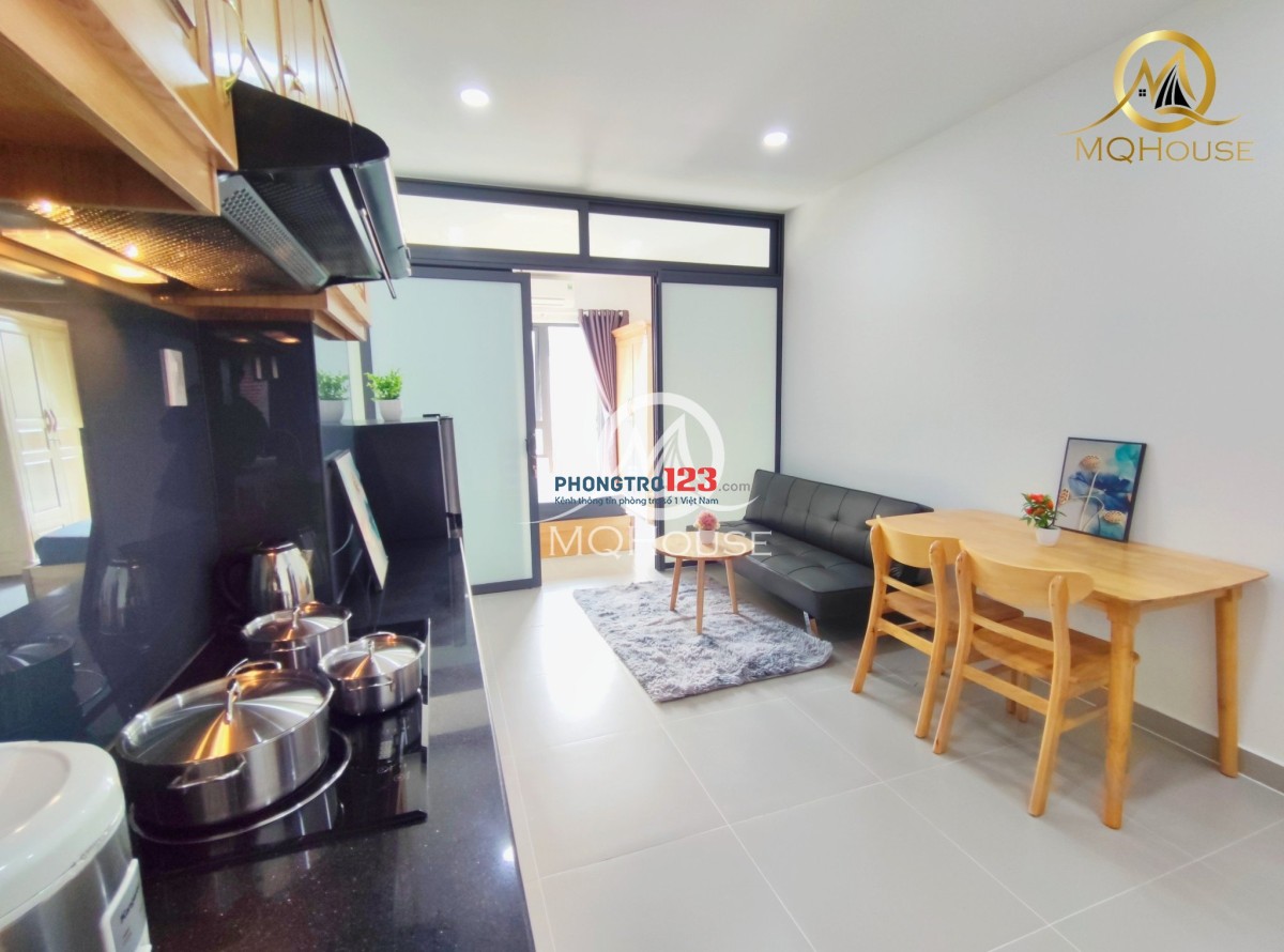 CHO THUÊ CHDV 1PN 1PK BAN CÔNG ĐỐI DIỆN ETOWN CỘNG HÒA NỘI THẤT ĐẸP