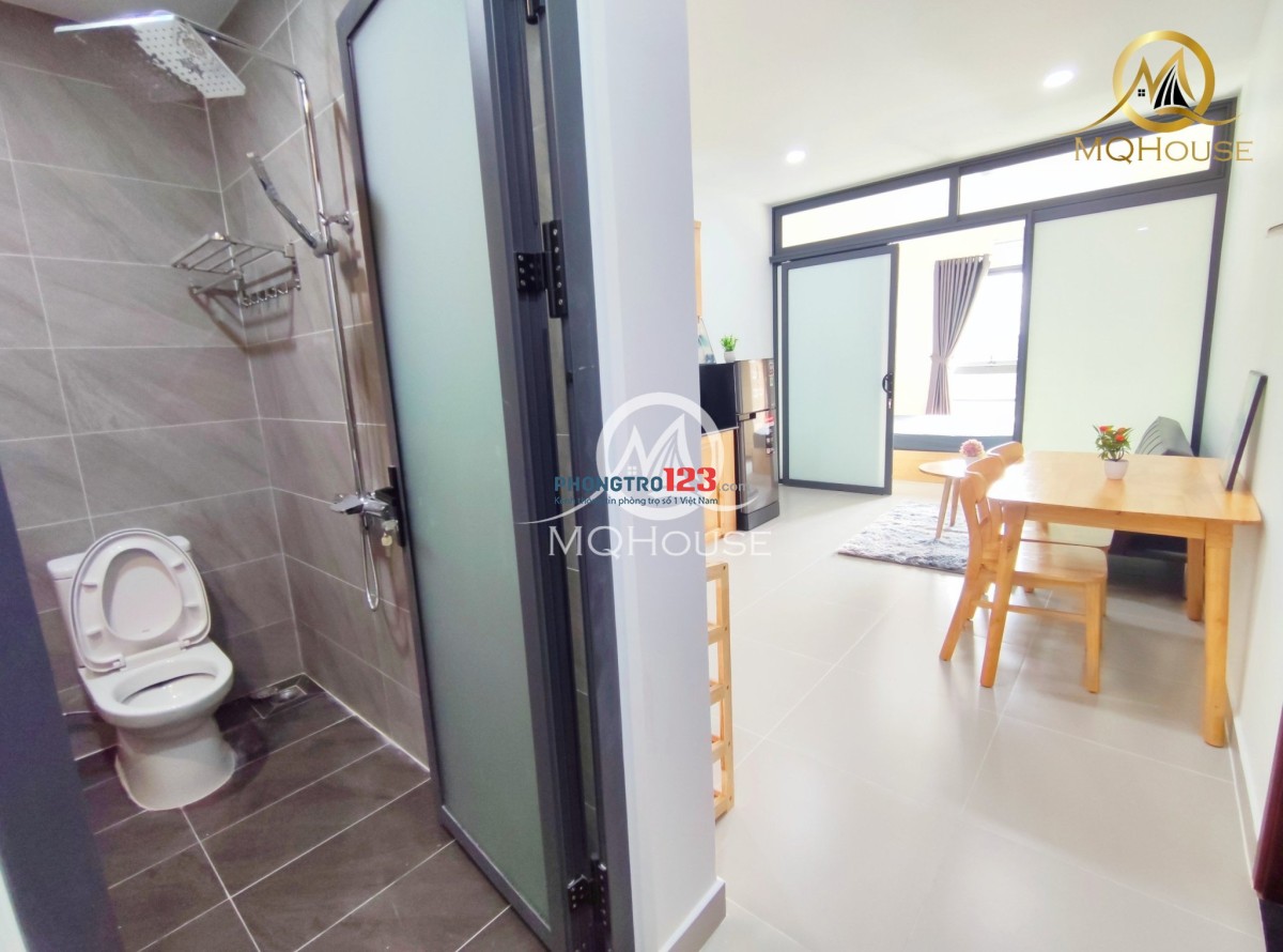 CHO THUÊ CHDV 1PN 1PK BAN CÔNG ĐỐI DIỆN ETOWN CỘNG HÒA NỘI THẤT ĐẸP