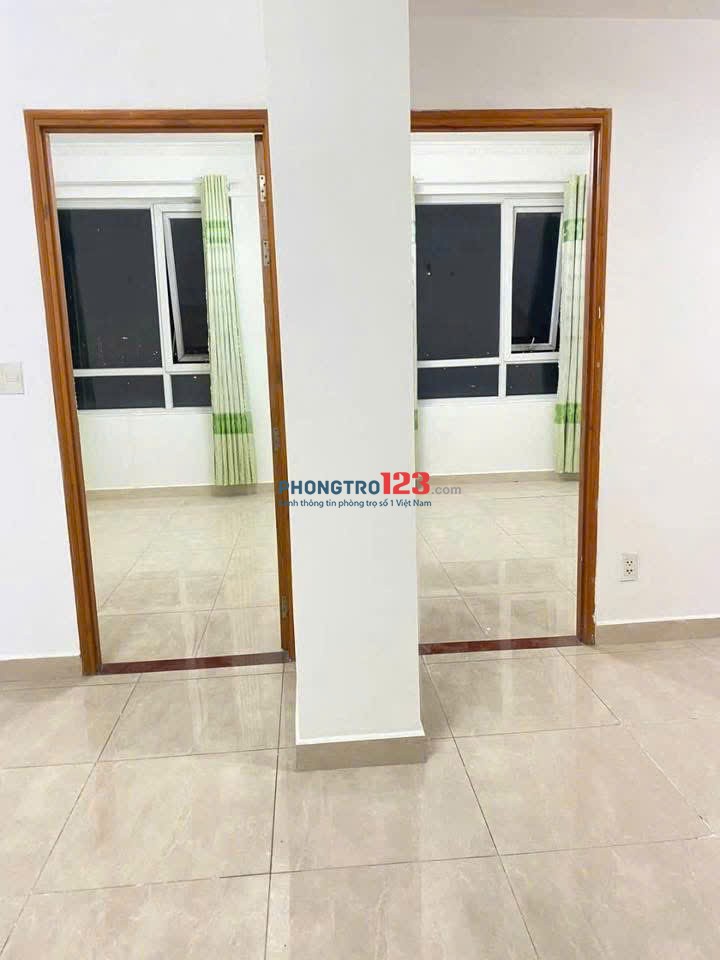 Chung cư Nguyễn Kiệm, P3, Gò Vấp: 2p ngủ, ban công, 12tr