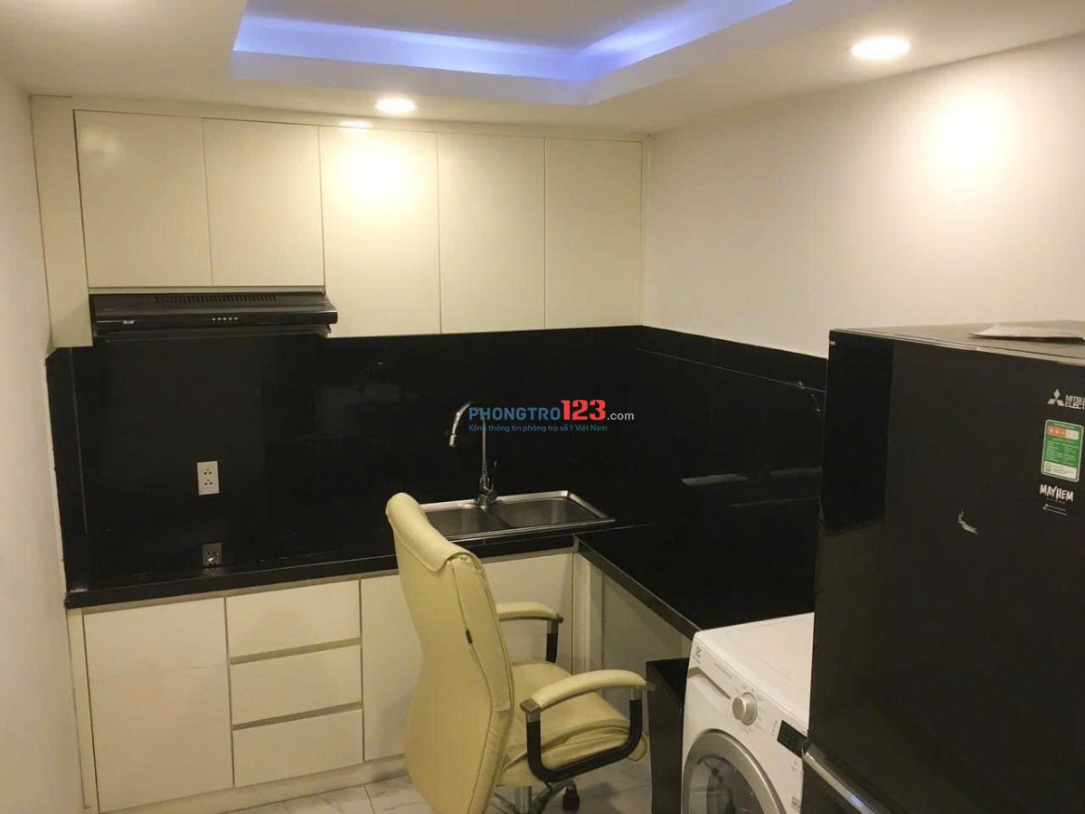 Cho thuê Căn hộ Quận Bình Thạnh, Ban Công máy giặt riêng, Full nội thất