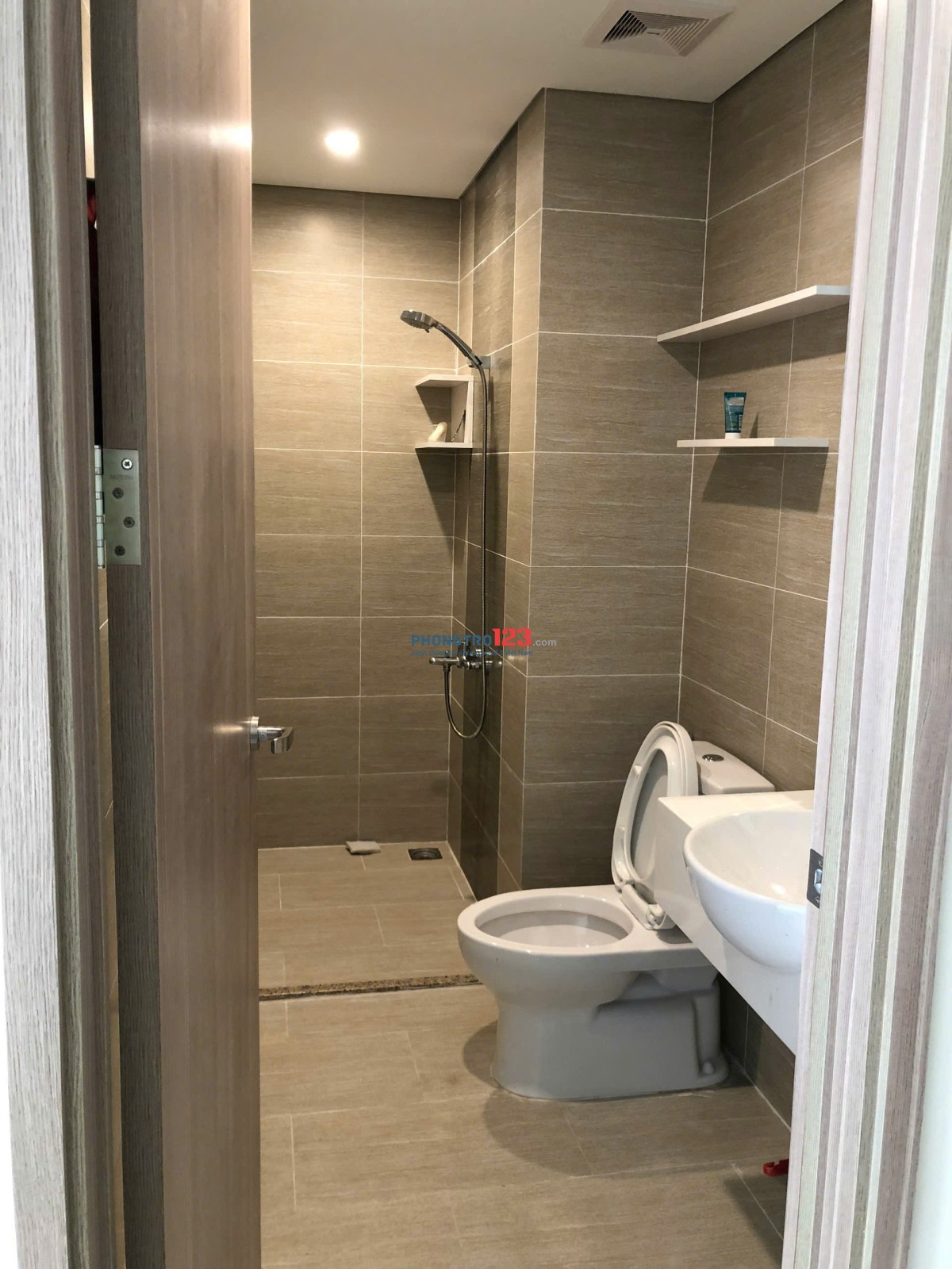 CHO THUÊ CĂN HỘ 1PN+ CÓ NỘI THẤT CƠ BẢN – VINHOMES GRAND PARK, QUẬN 9