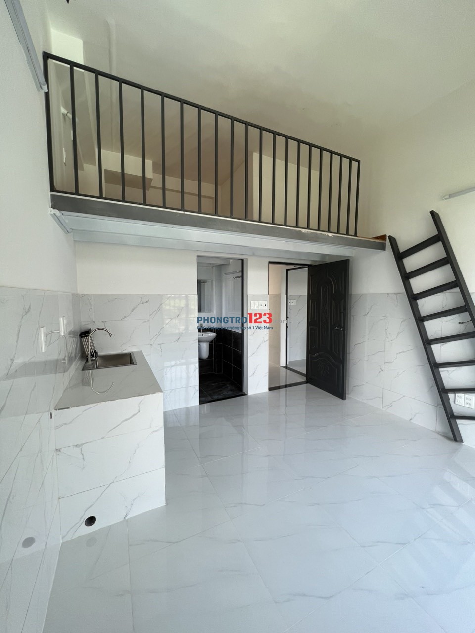 Nhà Mới Cho Thuê siêu thoáng Có Gác 30m2 - Máy Lạnh Gần Khu CNC - Gần hutech - FPT - Giá 3 Triệu