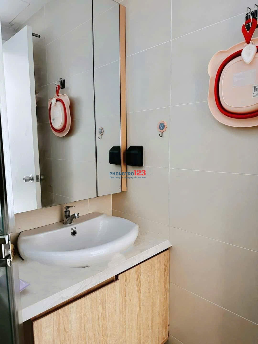 Cho thuê căn hộ Phúc Yên, Phan Huy Ích, quận TB, 75m2, 2PN, 10tr/tháng.