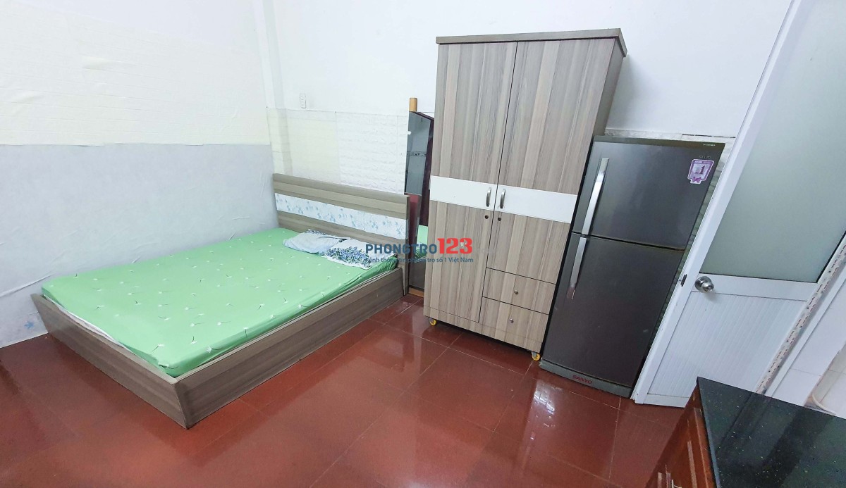 CHDV 30M2 Trệt, Bếp rộng WC riêng gần ETOWN Cộng Hòa, P13 Tân Bình