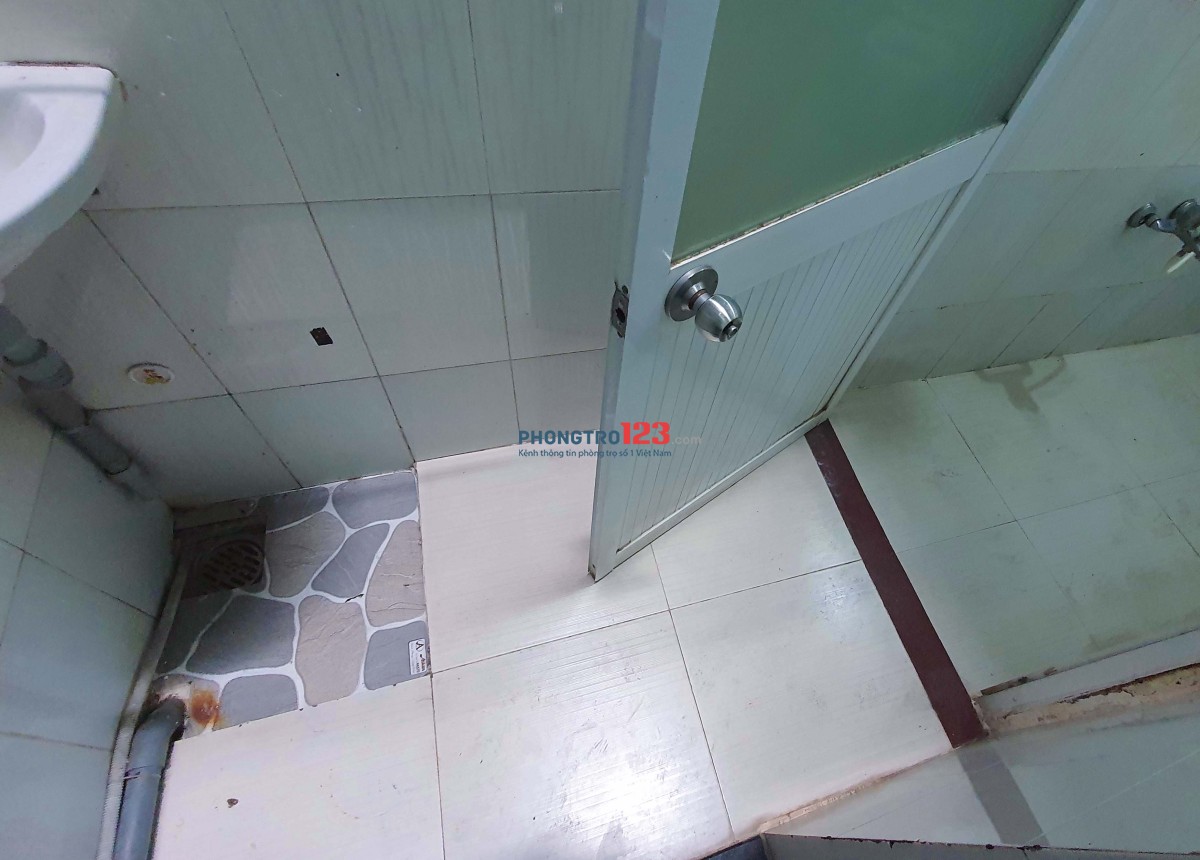 CHDV 30M2 Trệt, Bếp rộng WC riêng gần ETOWN Cộng Hòa, P13 Tân Bình