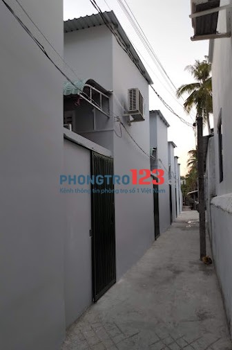 Cho thuê nhà trọ CMT8 mới Nguyên căn, cổng rào riêng như MiniHouse, cho nuôi thú cưng