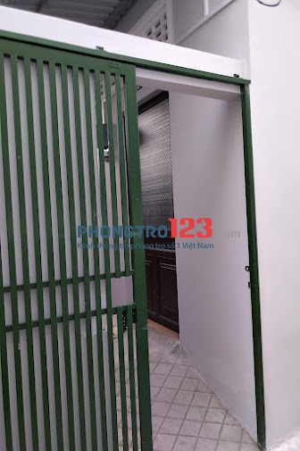 Cho thuê nhà trọ CMT8 mới Nguyên căn, cổng rào riêng như MiniHouse, cho nuôi thú cưng