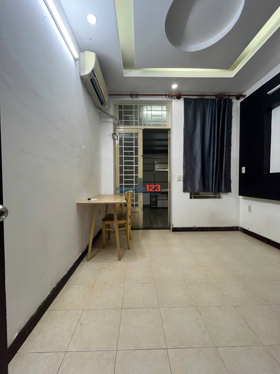 CHO THUÊ 1PN TÁCH BẾP CỬA SỔ 451 HAI BÀ TRƯNG, QUẬN 3 ( gần Cầu Kiệu, đối diện Q.1)