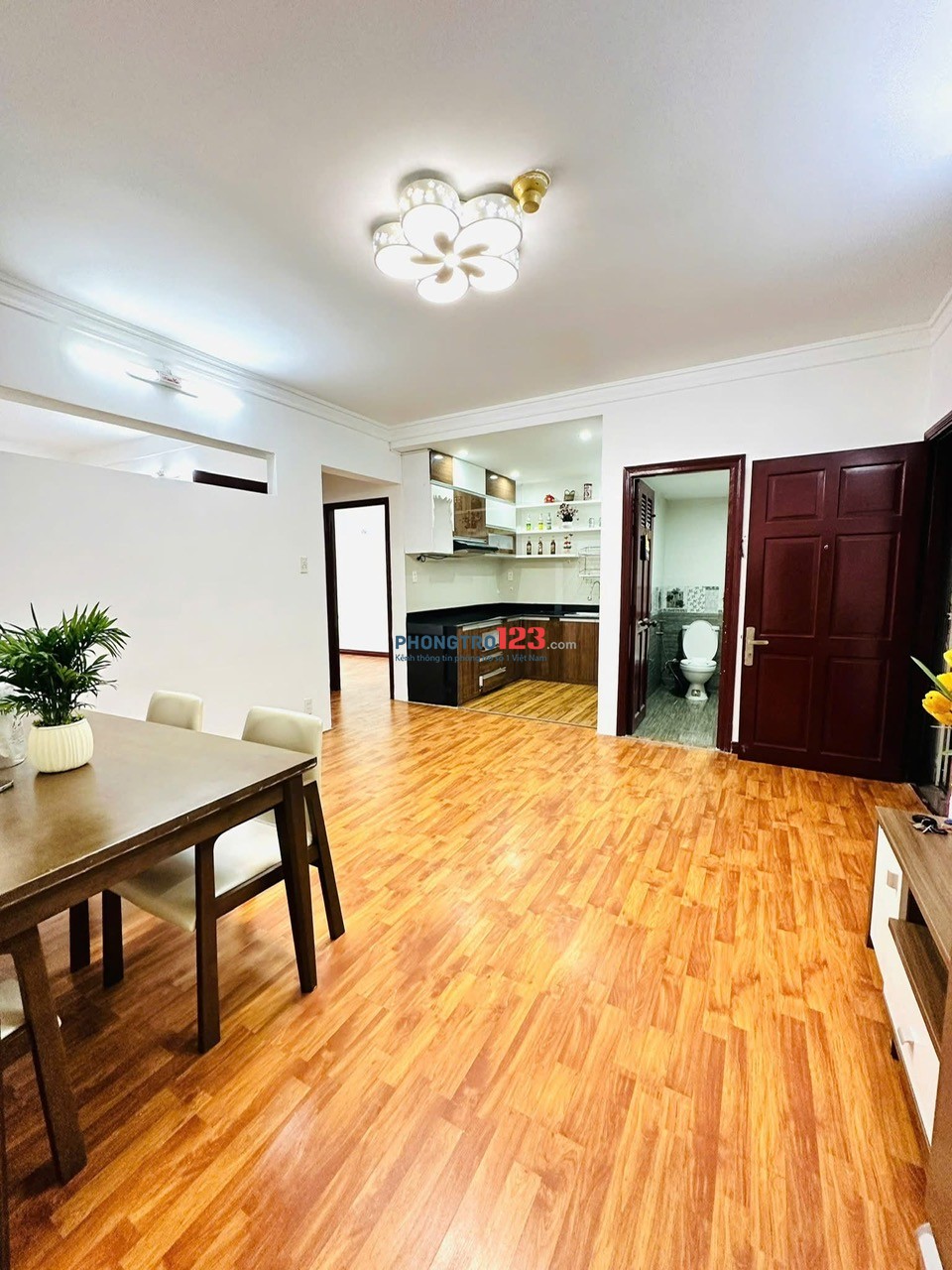 Chung cư Âu Cơ Tower, Âu Cơ, TP: 3p ngủ, 12tr, ban công, 95m2