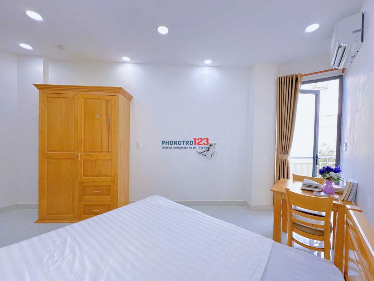 Cho Thuê Phòng Bình Thạnh, ban công, nhà thang máy, bảo vệ gần ngay chợ Bà Chiểu, giáp Q1, Q3
