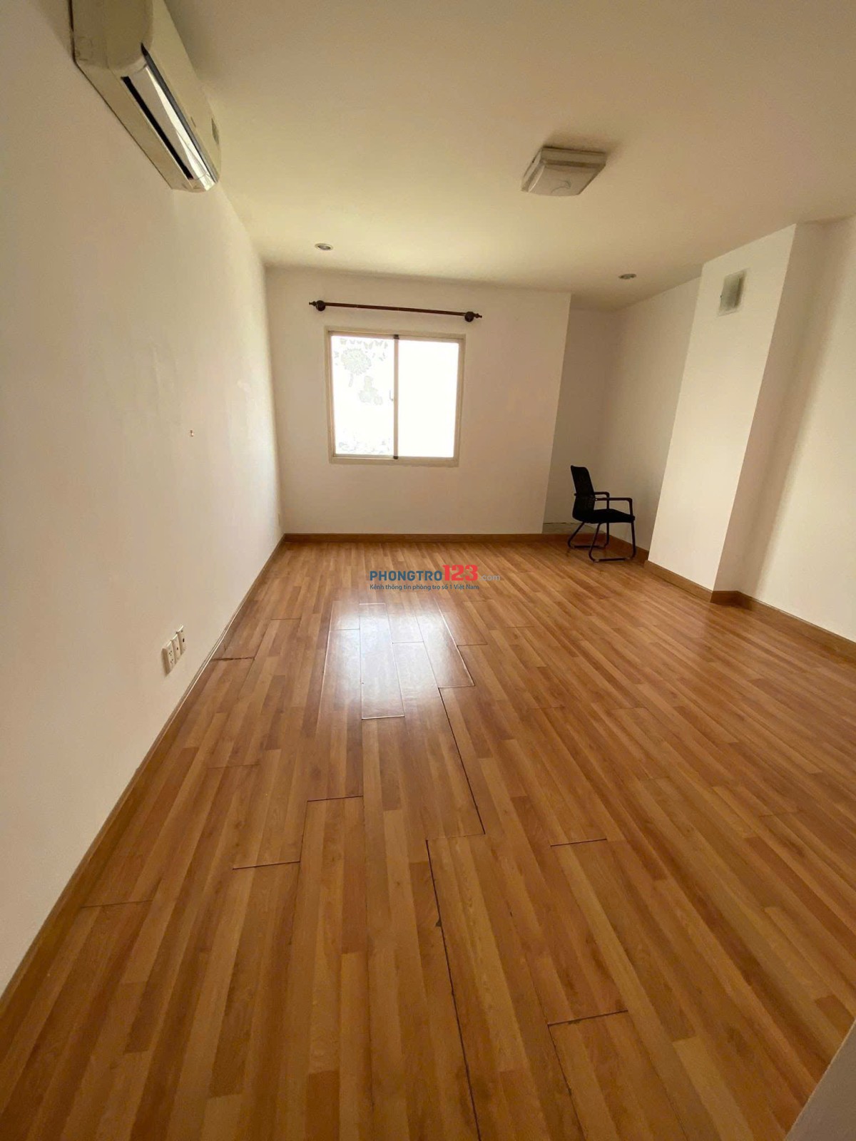 Chung cư Bàu Cát 2, Tân Bình, 110m2, 3PN, Nt cơ bản, 12tr/tháng.