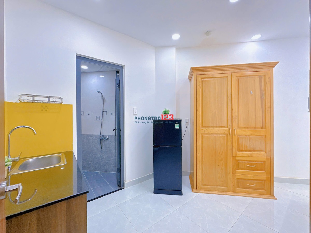 Cho Thuê Phòng Bình Thạnh, ban công, nhà thang máy, bảo vệ gần ngay chợ Bà Chiểu, giáp Q1, Q3