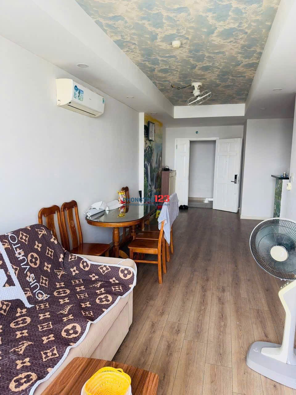 Chung cư Melody, Âu Cơ, Tân Sơn Nhì, TP: 80m2, 2p ngủ, 11tr5/th