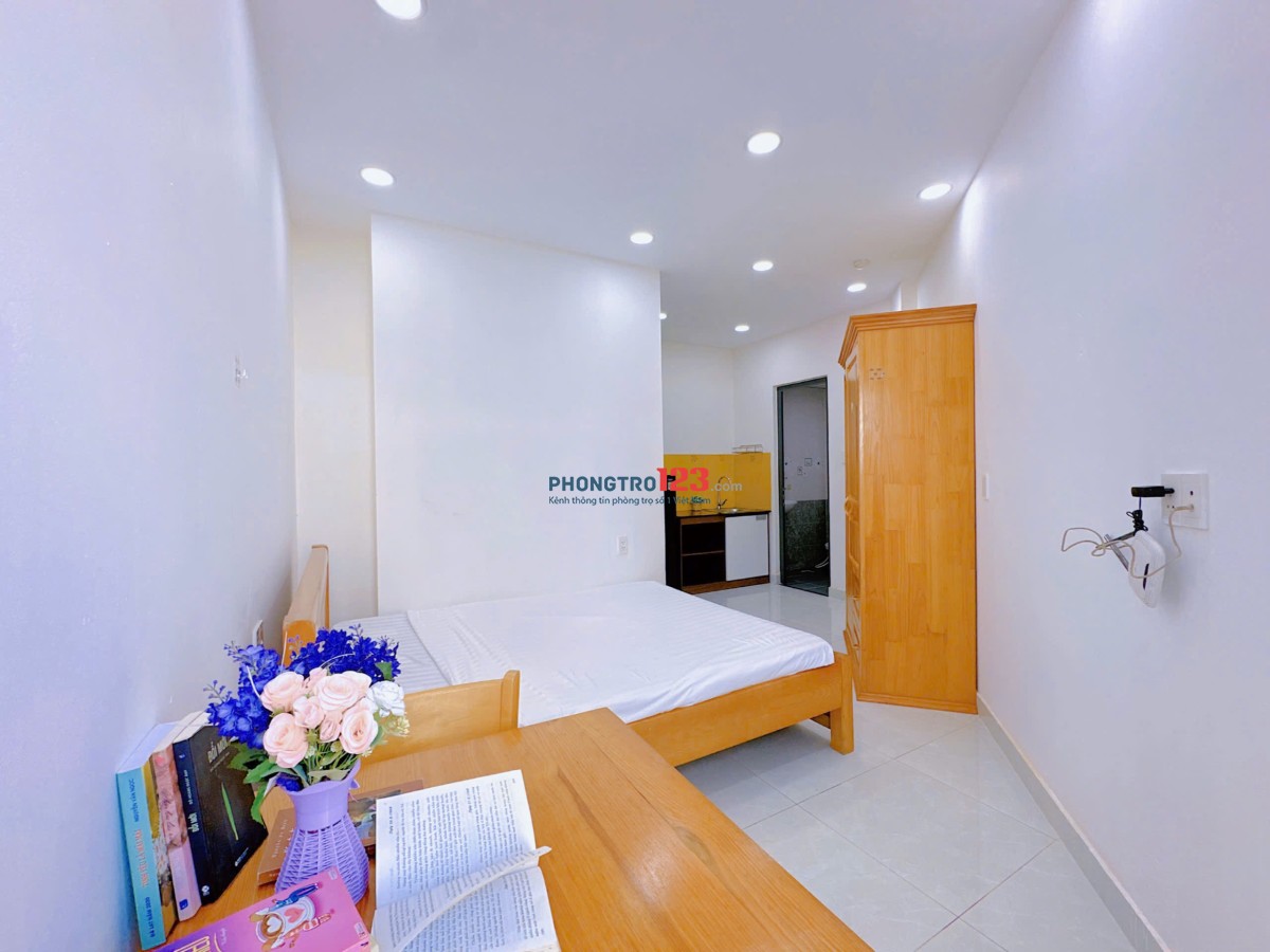 Cho Thuê Phòng Bình Thạnh, ban công, nhà thang máy, bảo vệ gần ngay chợ Bà Chiểu, giáp Q1, Q3