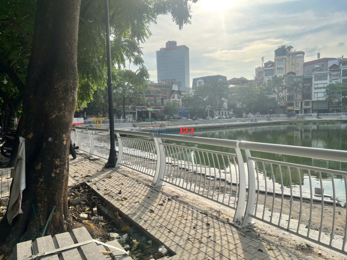 Cho thuê tầng 2 Nhà mặt hồ Đống Đa, HN