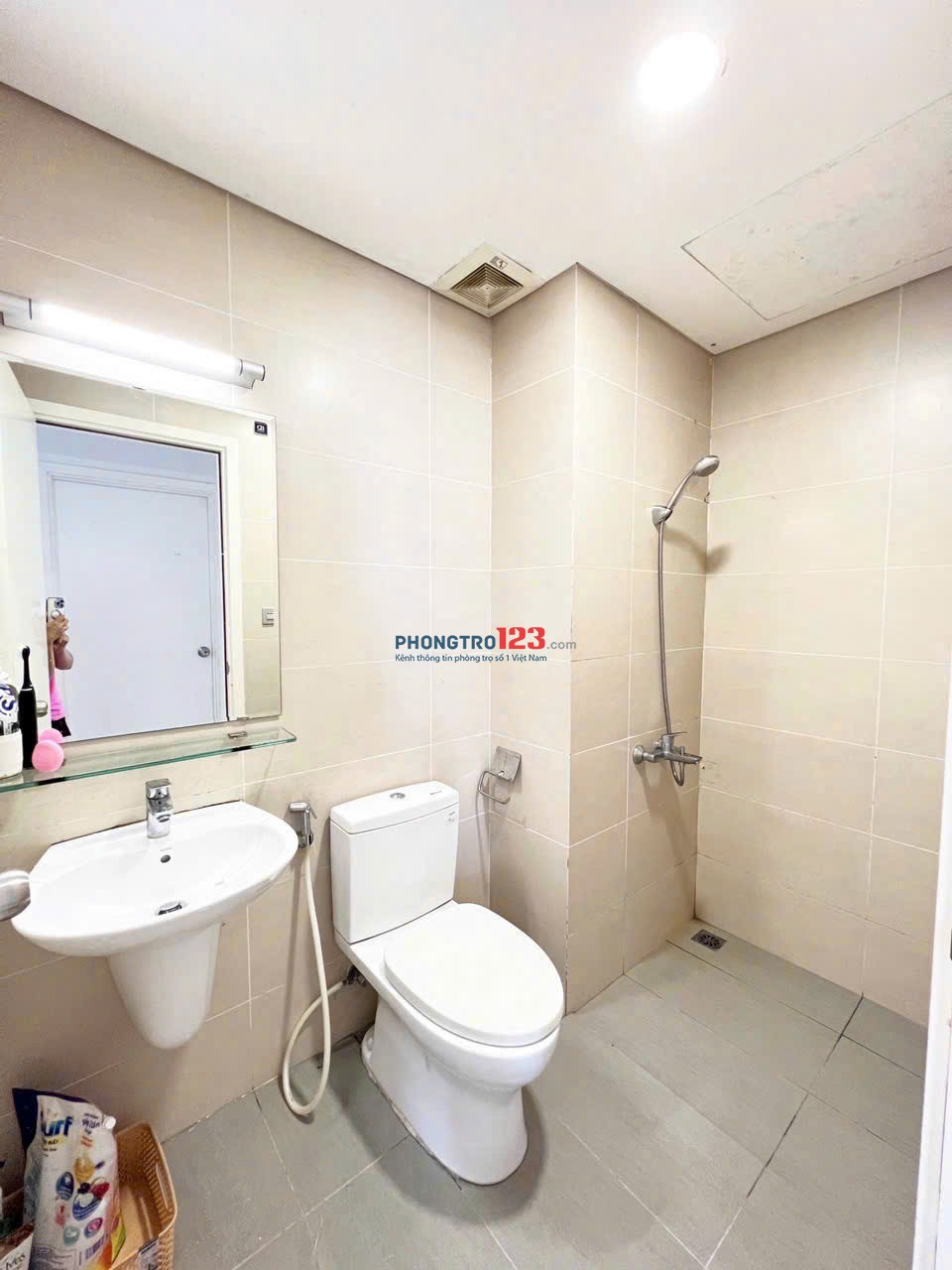 Phòng cho thuê tại chung cư + Nội thất đầy đủ + Có hồ bơi, tiện ích