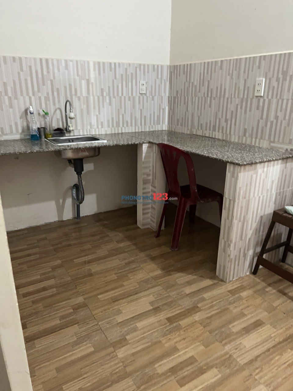 Phòng trọ có máy lạnh tủ lạnh bếp 18C Nguyễn Tấn Định Hàm Tiến Mũi Né (dốc Làng Sen)