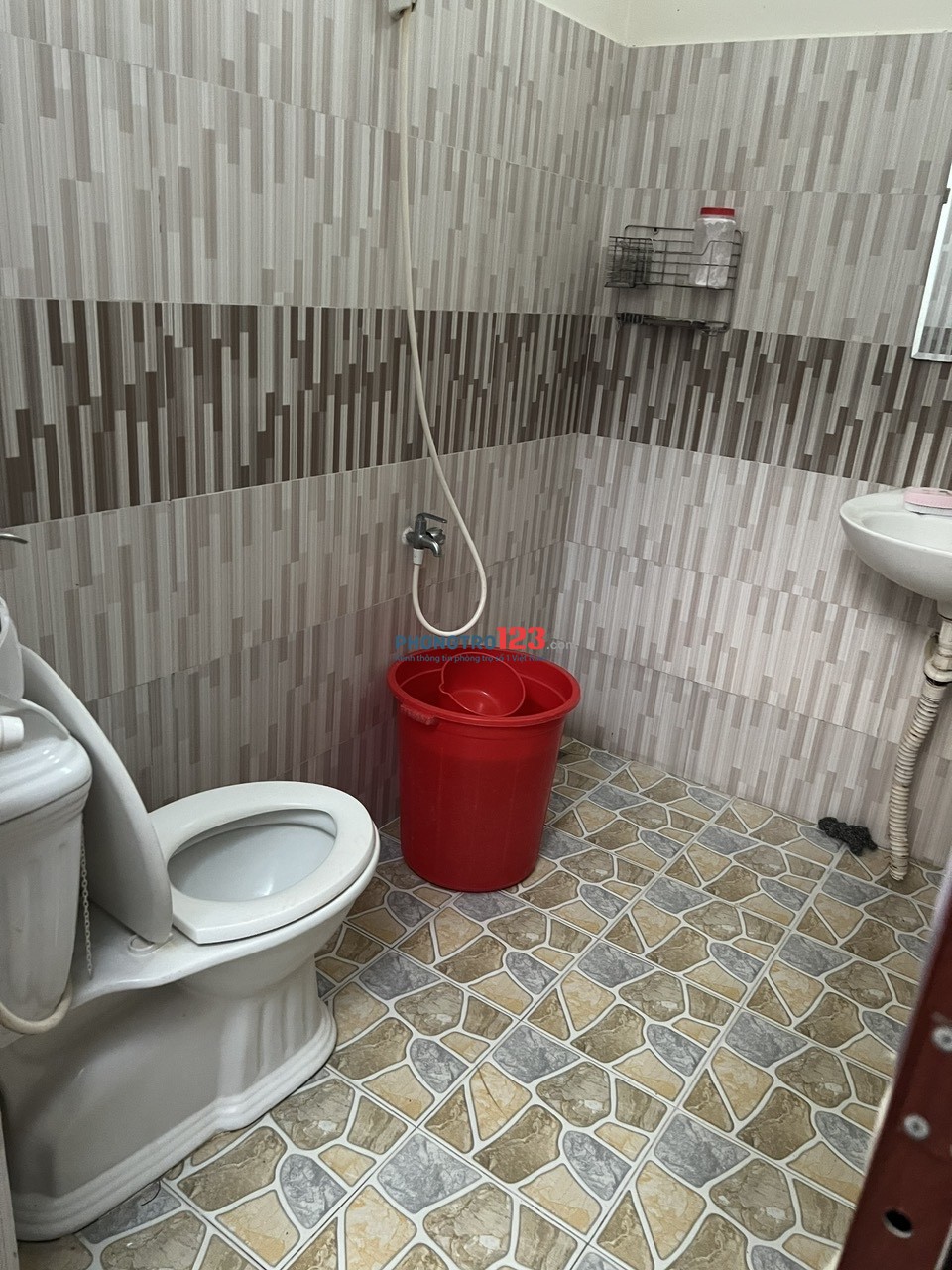 Phòng trọ có máy lạnh tủ lạnh bếp 18C Nguyễn Tấn Định Hàm Tiến Mũi Né (dốc Làng Sen)