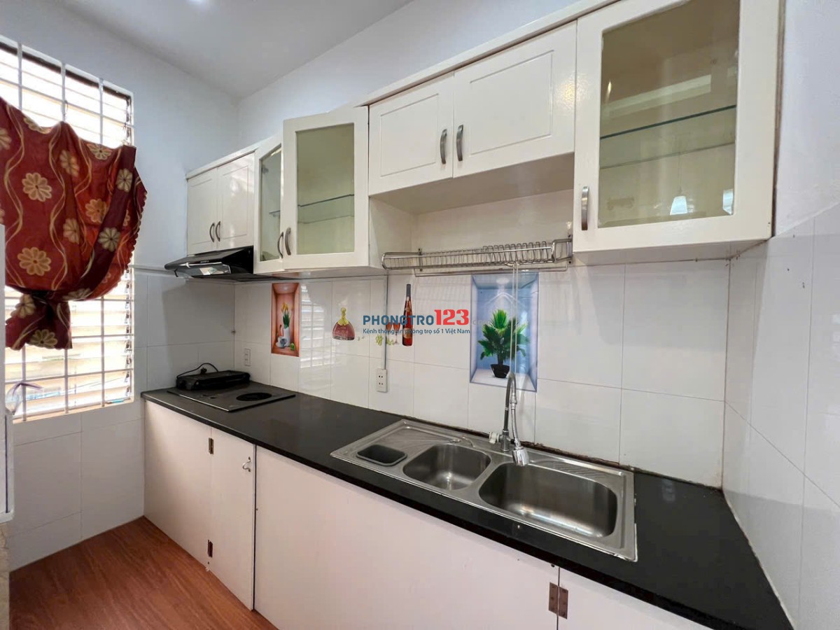 Chung cư 10A Trần Nhật Duật,Tân Định,Q1: 70m2, 2p ngủ, NT, 12tr/th