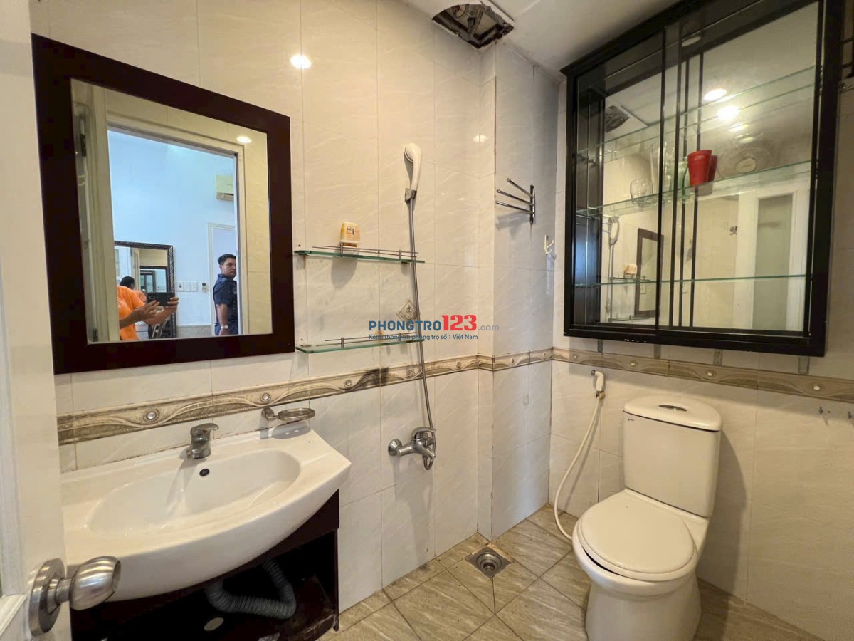 Chung cư 10A Trần Nhật Duật,Tân Định,Q1: 70m2, 2p ngủ, NT, 12tr/th
