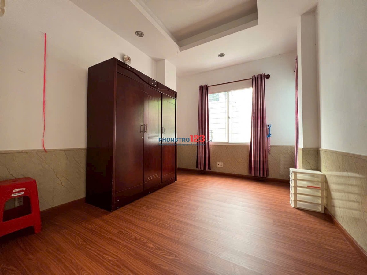 Chung cư 10A Trần Nhật Duật,Tân Định,Q1: 70m2, 2p ngủ, NT, 12tr/th