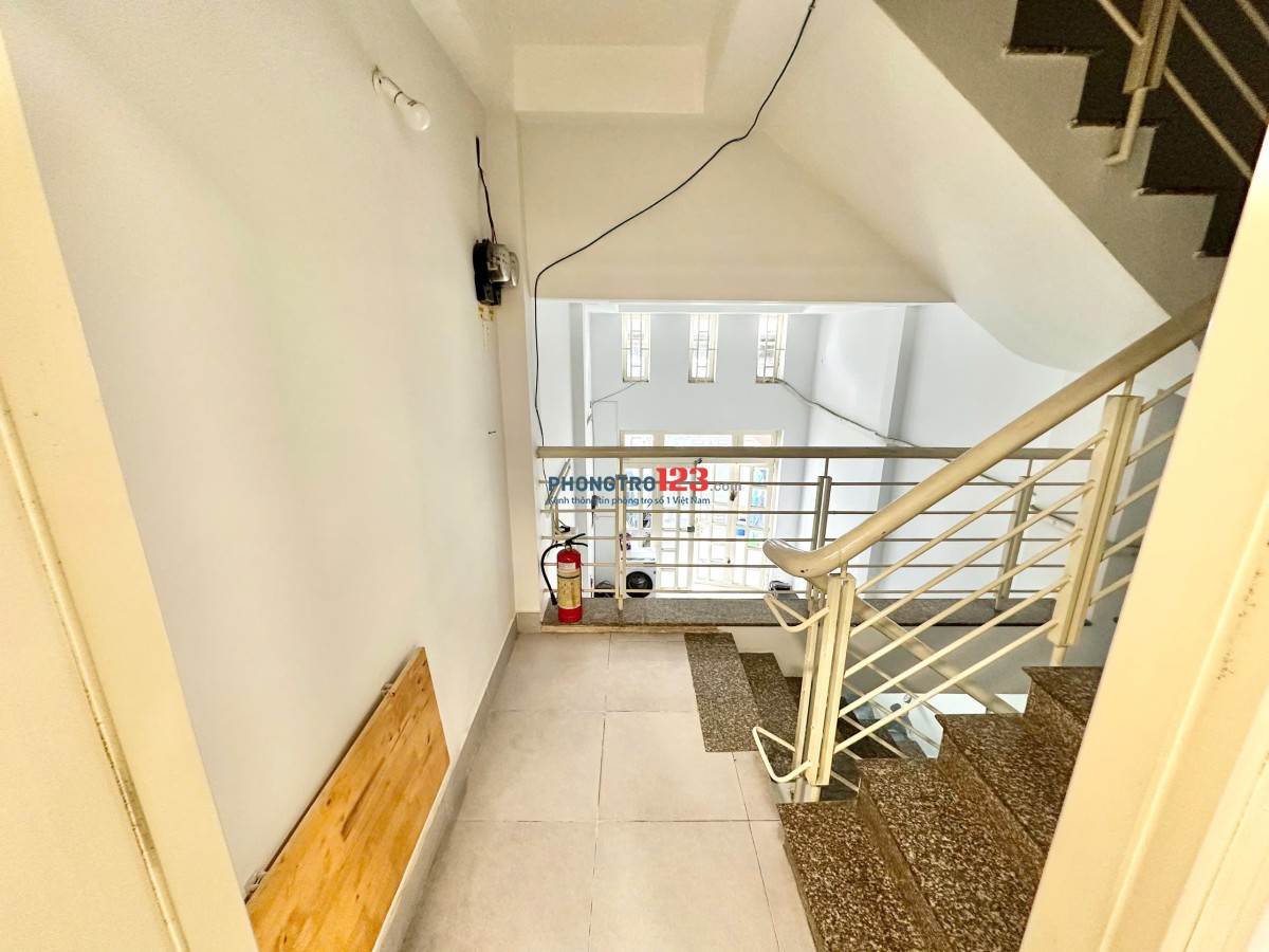 Phòng thoáng đẹp có cửa sổ giếng trời đầy đủ nội thất 137/7 Trương Đăng Quế p3 Gò Vấp gần sân bay