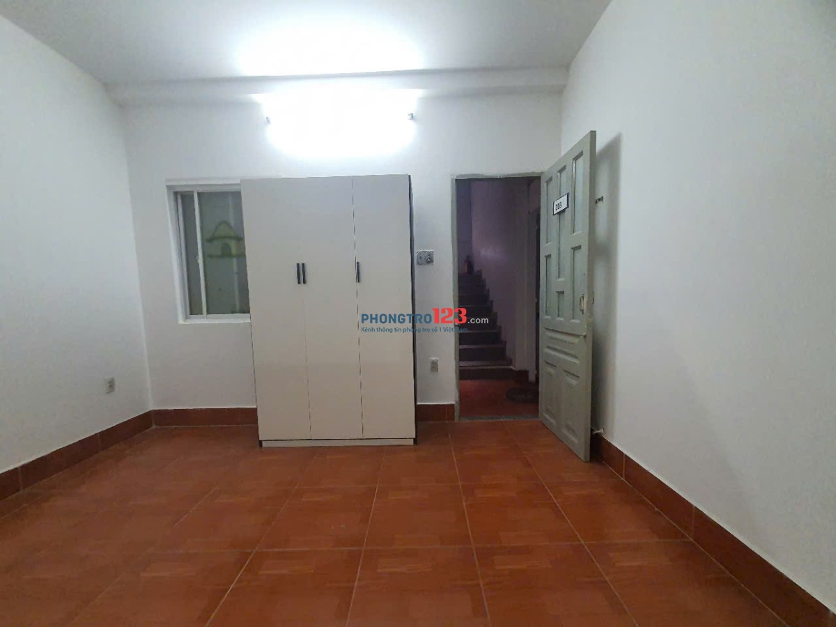 Phòng Tăng bạt hổ sát ĐH Văn Lang CS2 BV Ung bướu Lê Quang Định Sườn nướng muối ớt Nơ Trang Long