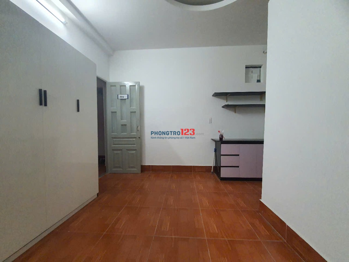 Phòng Tăng bạt hổ sát ĐH Văn Lang CS2 BV Ung bướu Lê Quang Định Sườn nướng muối ớt Nơ Trang Long