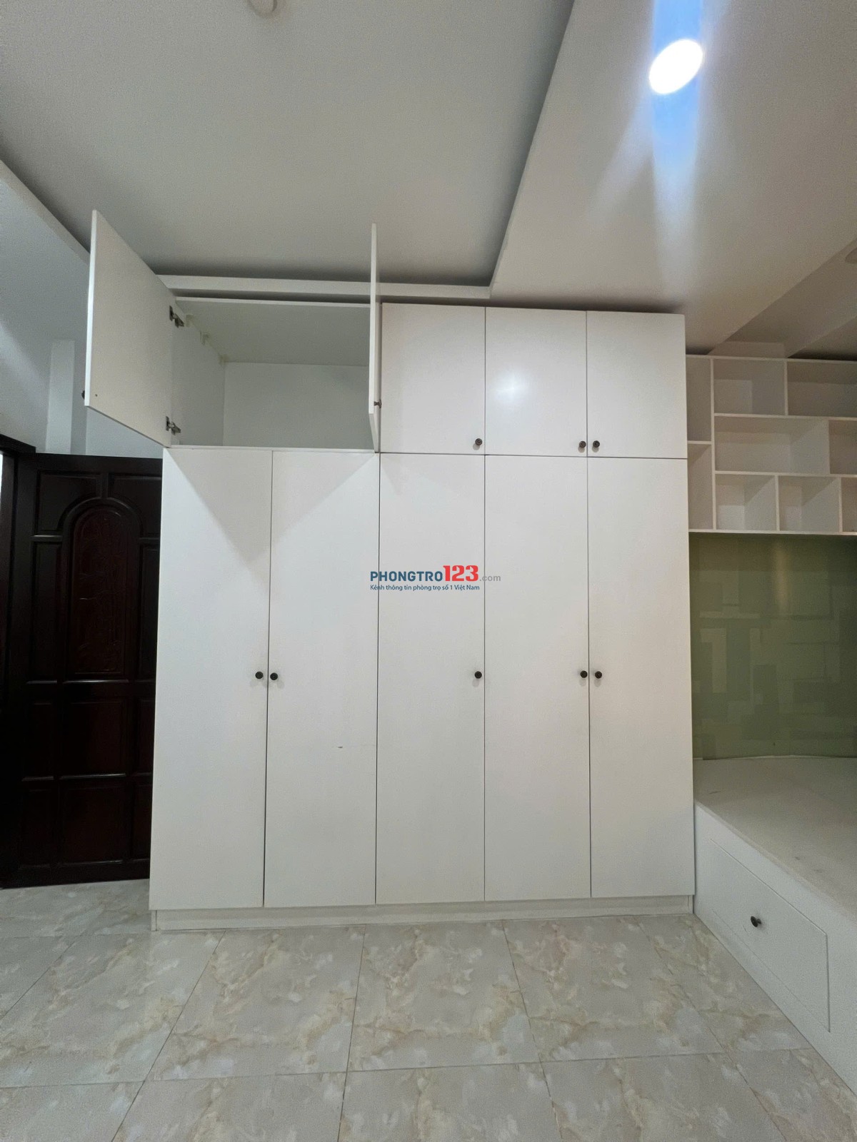 Cho Thuê Phòng 40m2 Tách Bếp Ban Công , Thang Máy _ Gần Phan Đăng Lưu , Phú Nhuận
