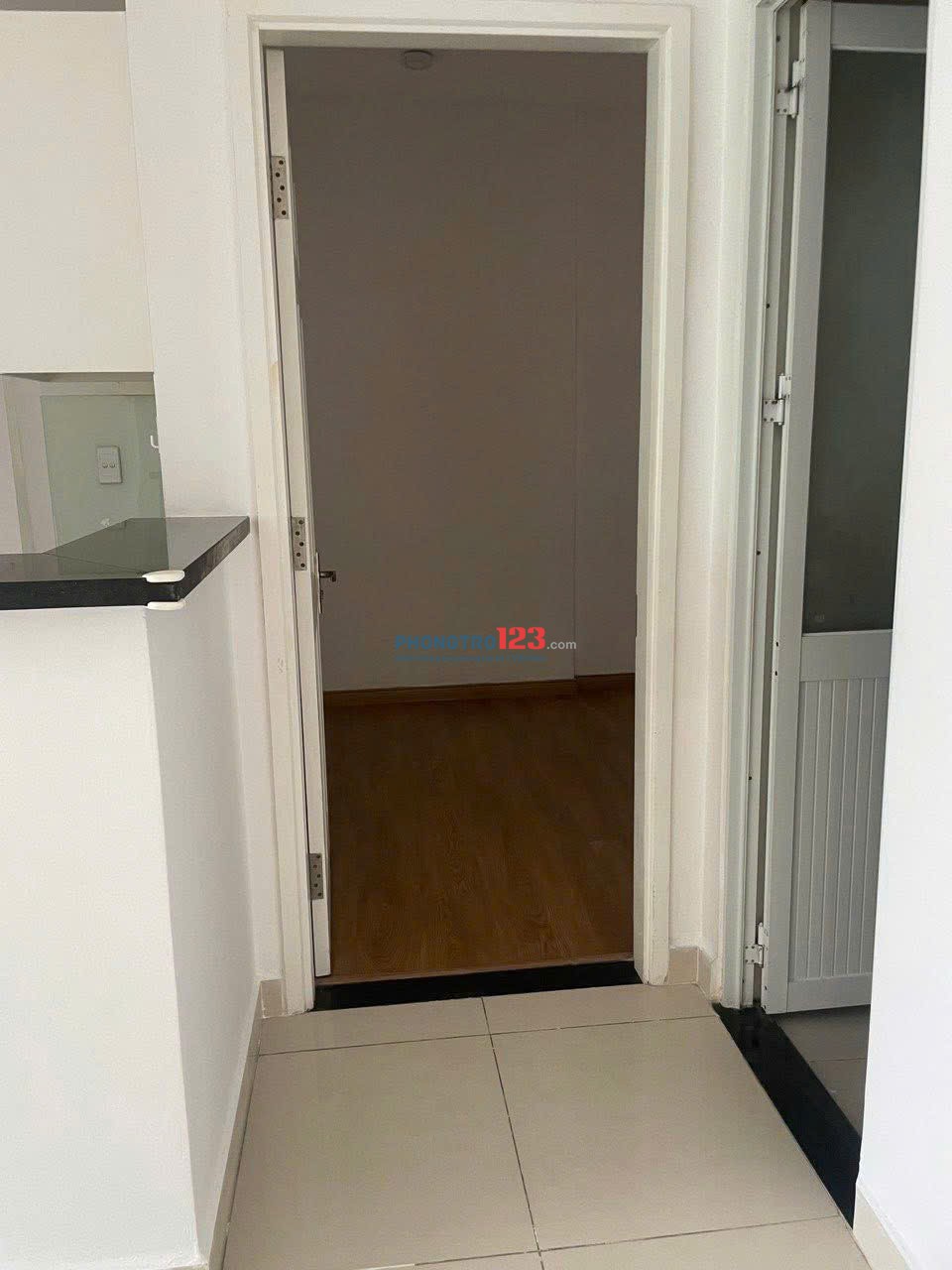 Chung cư Hoa Sen, Lạc Long Quân,p10,Q11: 77m2, 2PN, 2WC, 9tr/th.
