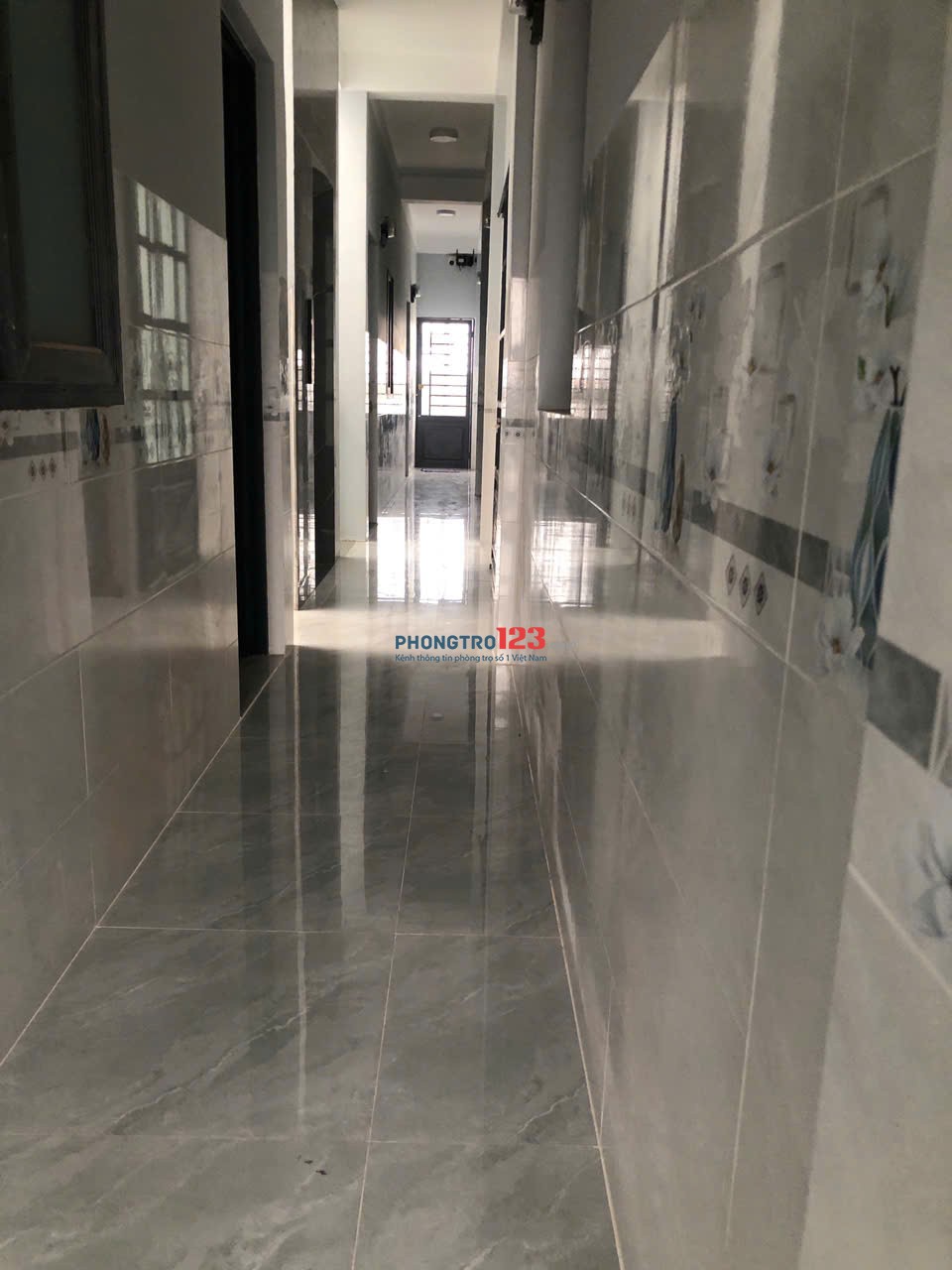 Phòng mới 100% ,có thang máy 1tr6 đến 2tr3