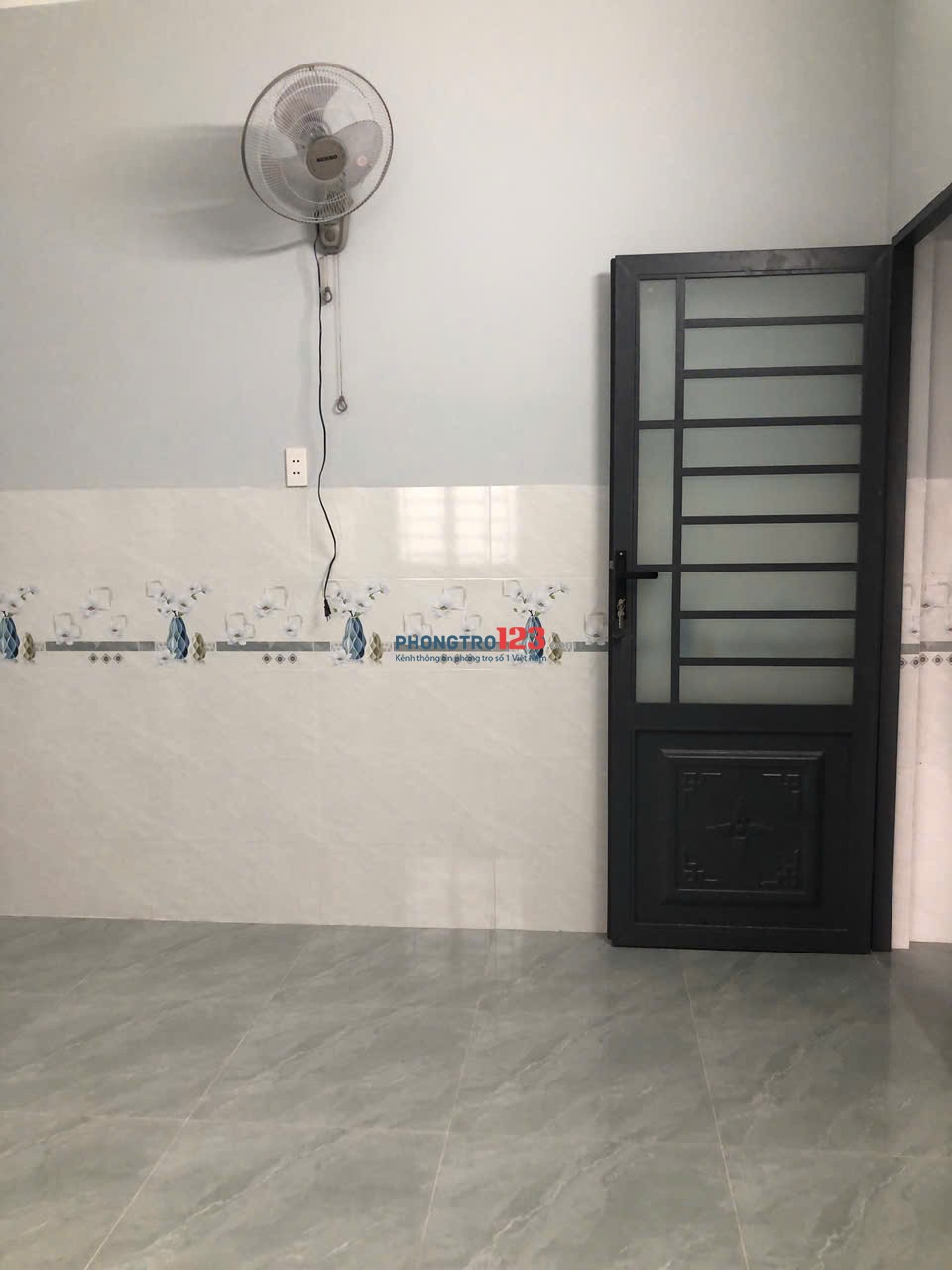Phòng mới 100% ,có thang máy 1tr6 đến 2tr3