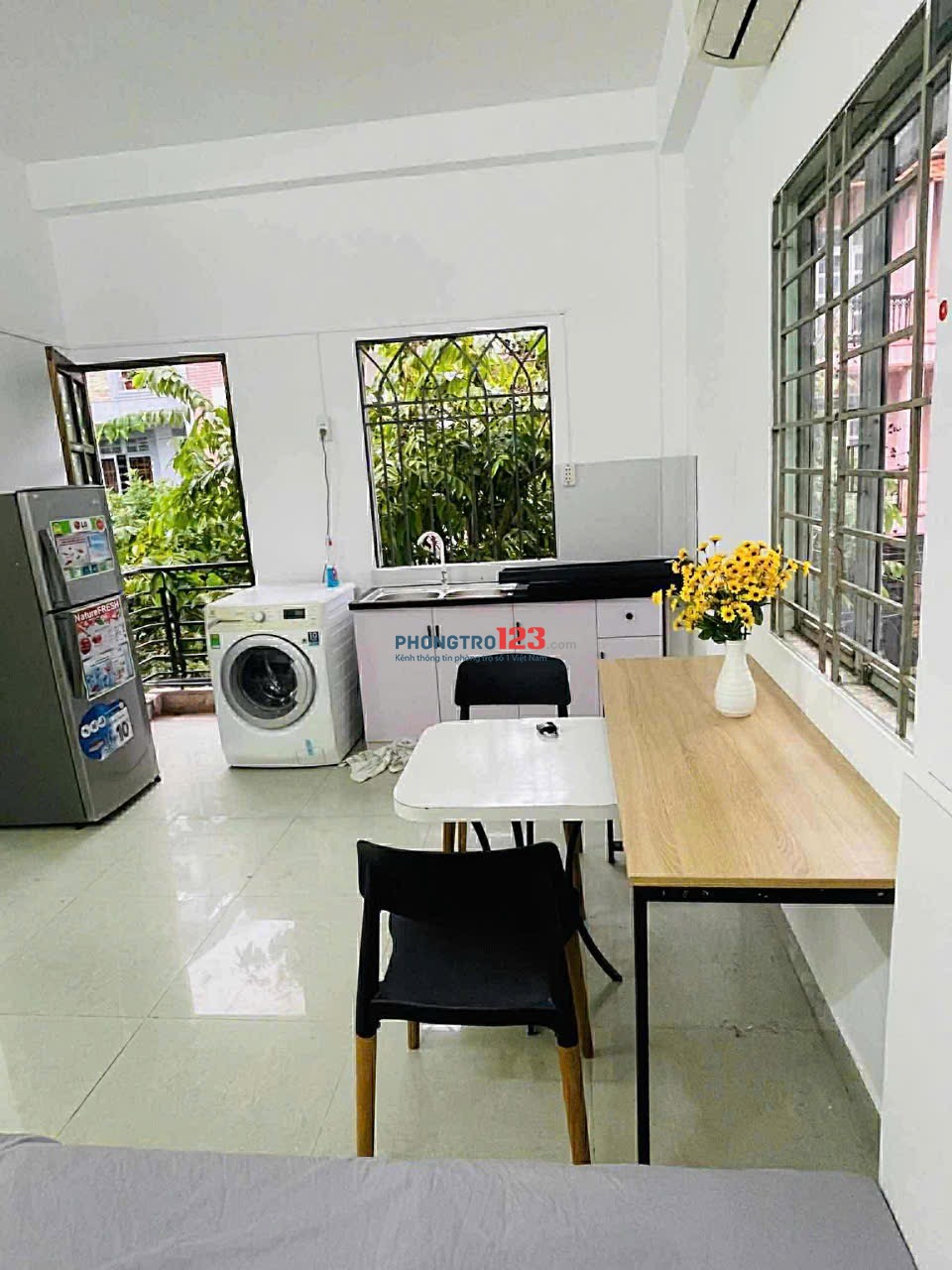 CĂN HỘ BAN CÔNG CỬA SỔ - RỘNG 40M2 - GẦN ĐH VĂN LANG - FULL NỘI THẤT - MÁY GIẶT RIÊNG