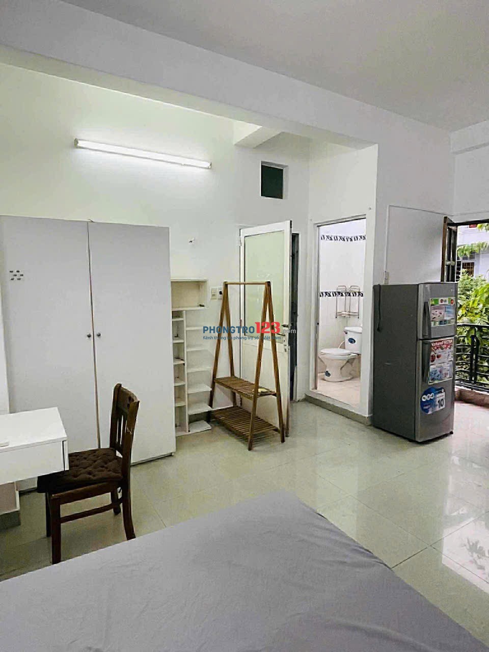 CĂN HỘ BAN CÔNG CỬA SỔ - RỘNG 40M2 - GẦN ĐH VĂN LANG - FULL NỘI THẤT - MÁY GIẶT RIÊNG