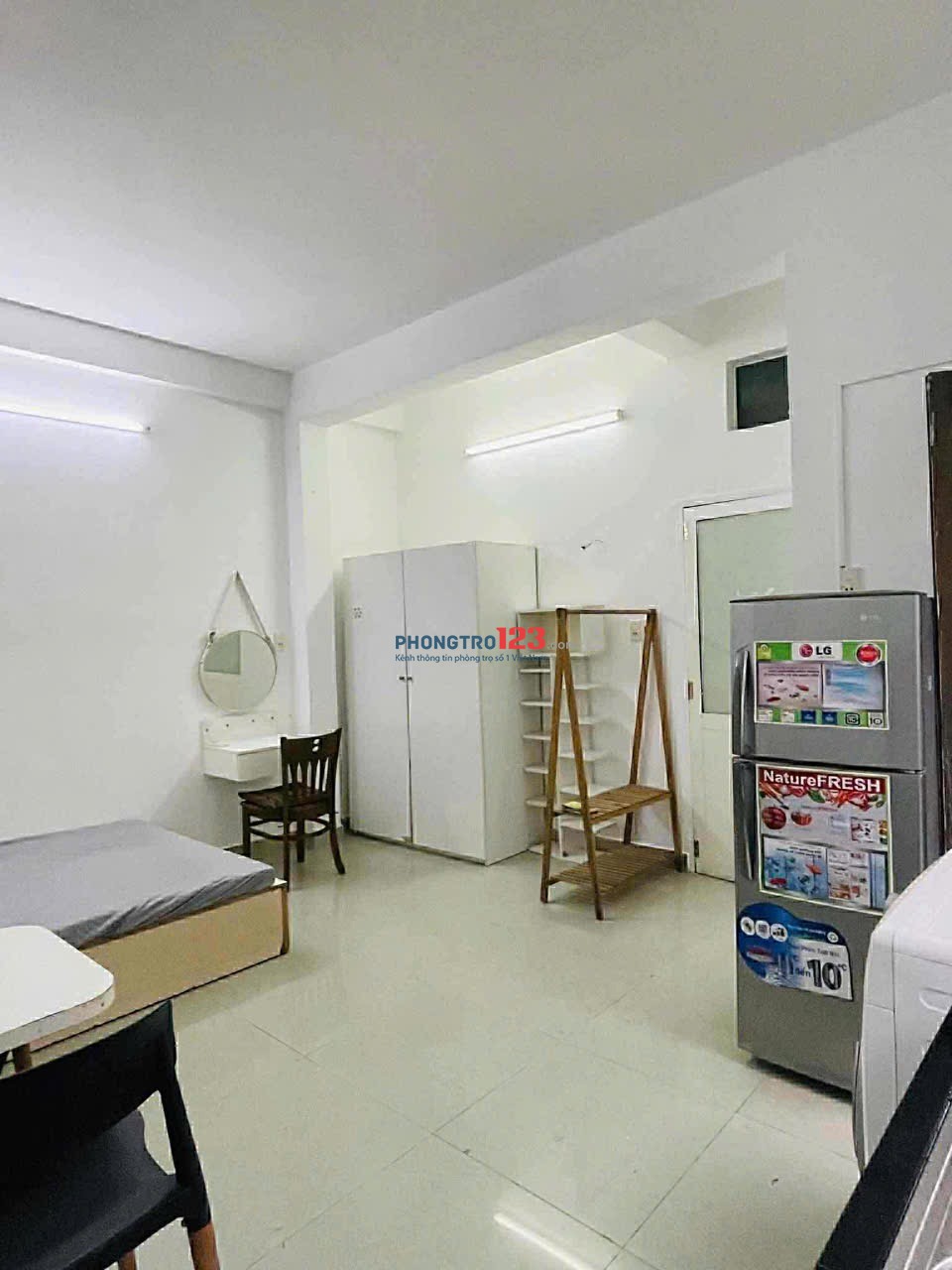 CĂN HỘ BAN CÔNG CỬA SỔ - RỘNG 40M2 - GẦN ĐH VĂN LANG - FULL NỘI THẤT - MÁY GIẶT RIÊNG