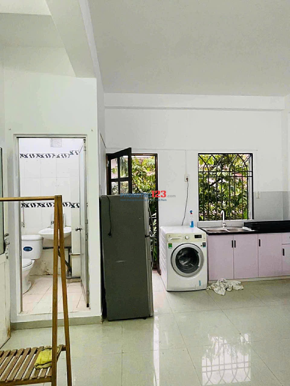 CĂN HỘ BAN CÔNG CỬA SỔ - RỘNG 40M2 - GẦN ĐH VĂN LANG - FULL NỘI THẤT - MÁY GIẶT RIÊNG