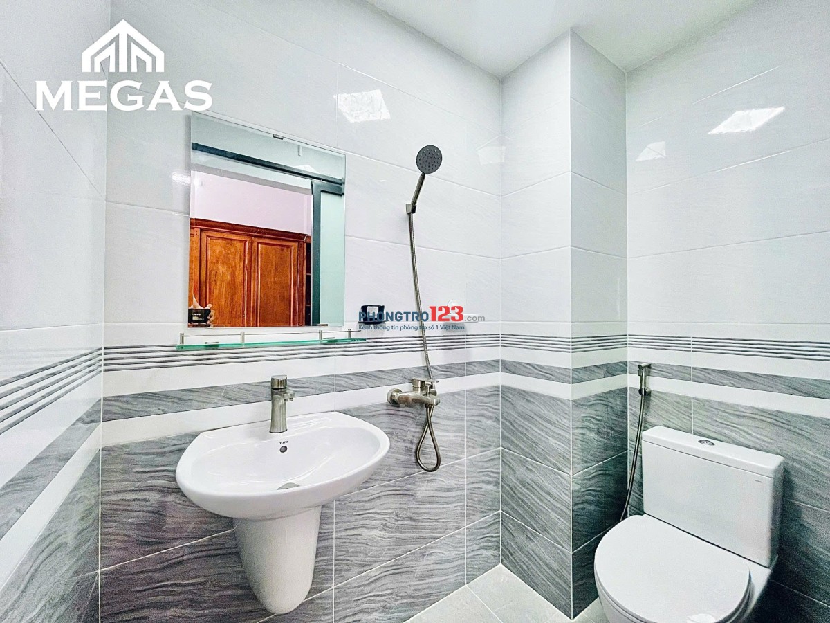 Cho thuê studio có cửa sổ lớn nằm cạnh ETOWN 5 phút đi bộ