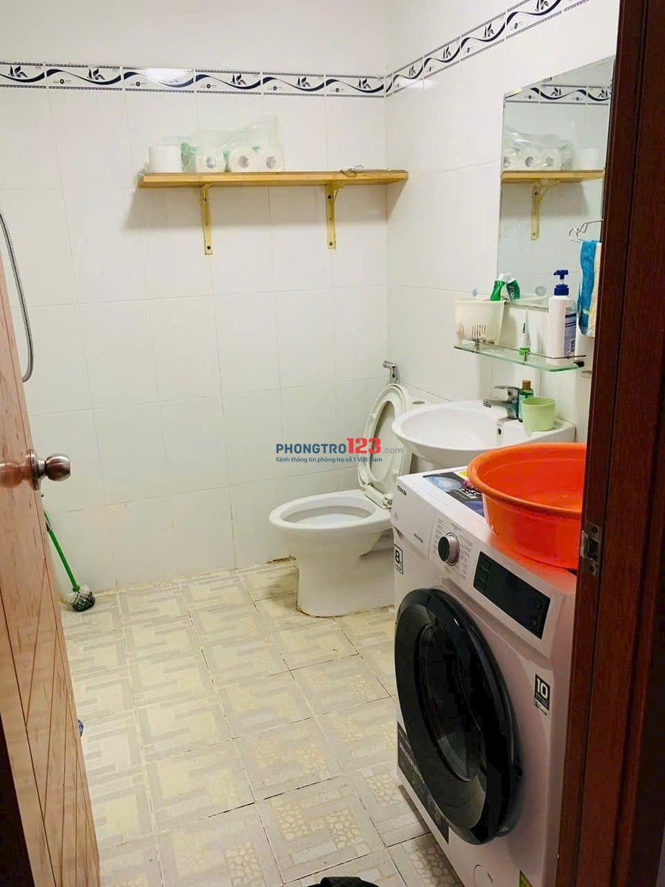 Chung cư Miếu Nổi, Vũ Huy Tấn, BT: 2p ngủ, nội thất, 11tr/th