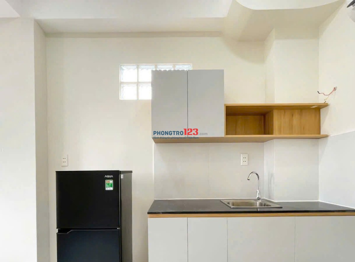Cho thuê căn hộ studio ban công/ cửa sổ, full nội thất tại p.Tân Quy, q.7 gần Lotte, RMIT, TDTU