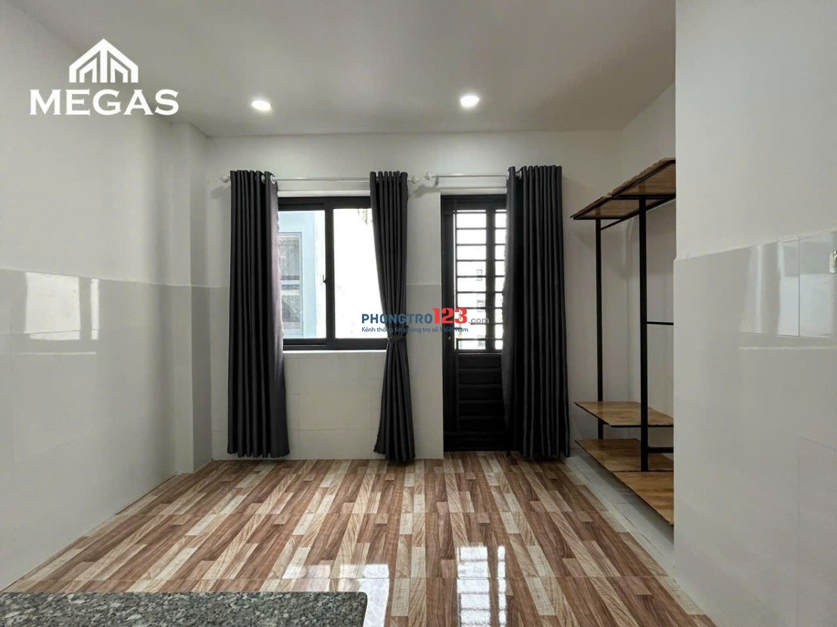 Phòng cát lái gần citisoho full nt 3tr5 có ban công có thang máy, ở ngay được