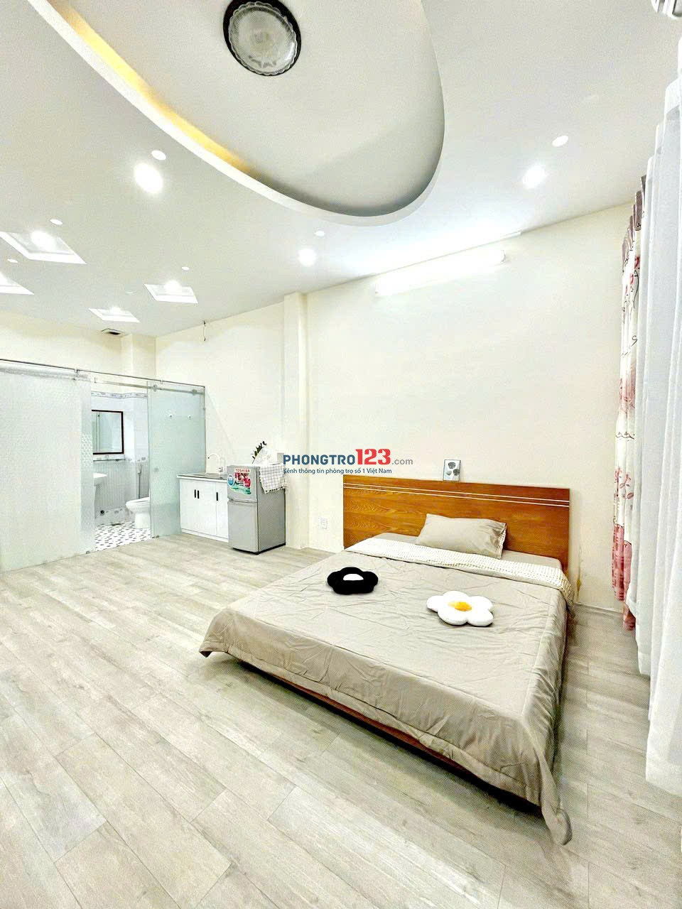 Cho thuê căn hộ studio ban công/ cửa sổ, full nội thất tại p.Tân Quy, q.7 gần Lotte, RMIT, TDTU