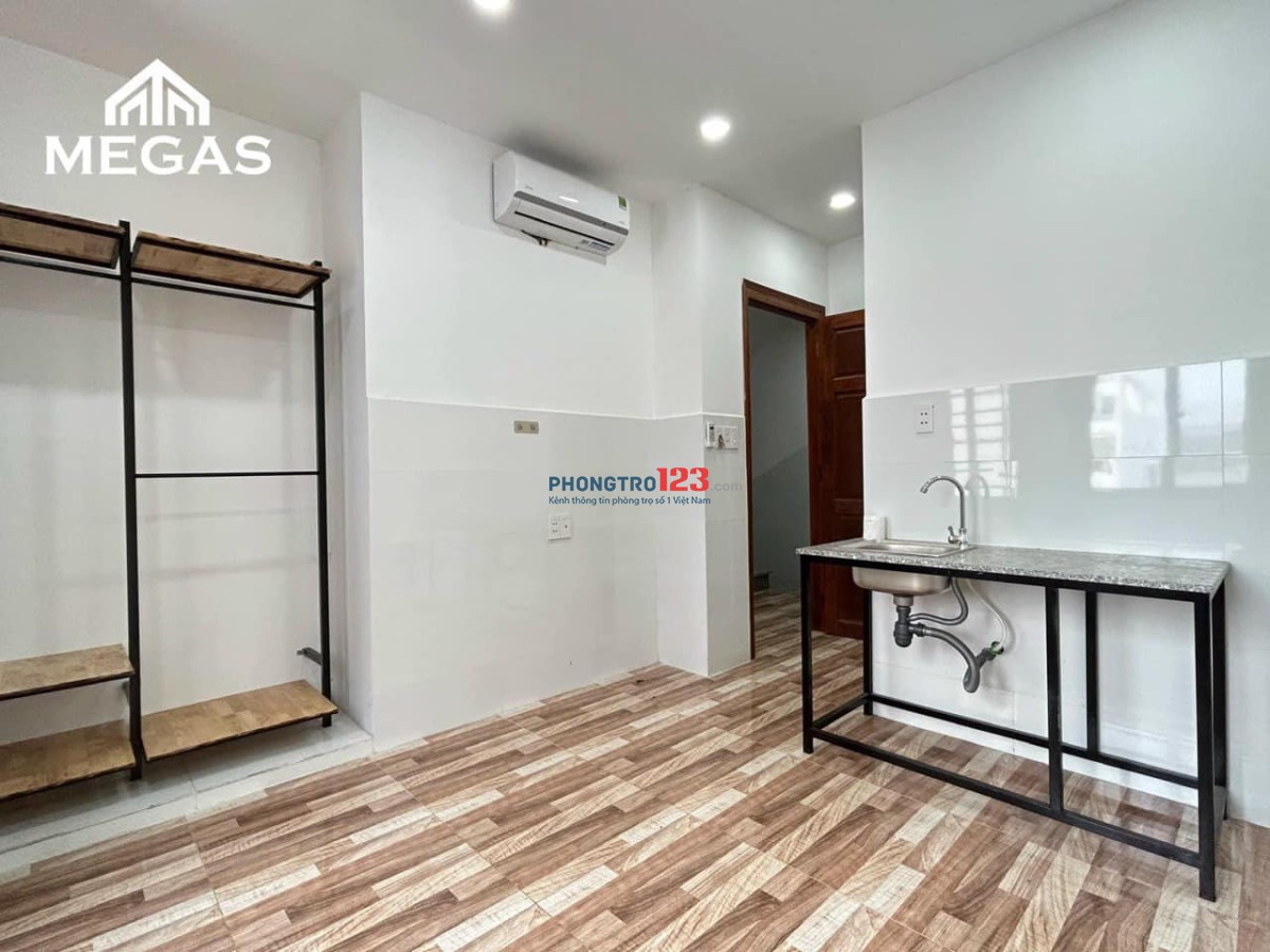 Phòng cát lái gần citisoho full nt 3tr5 có ban công có thang máy, ở ngay được