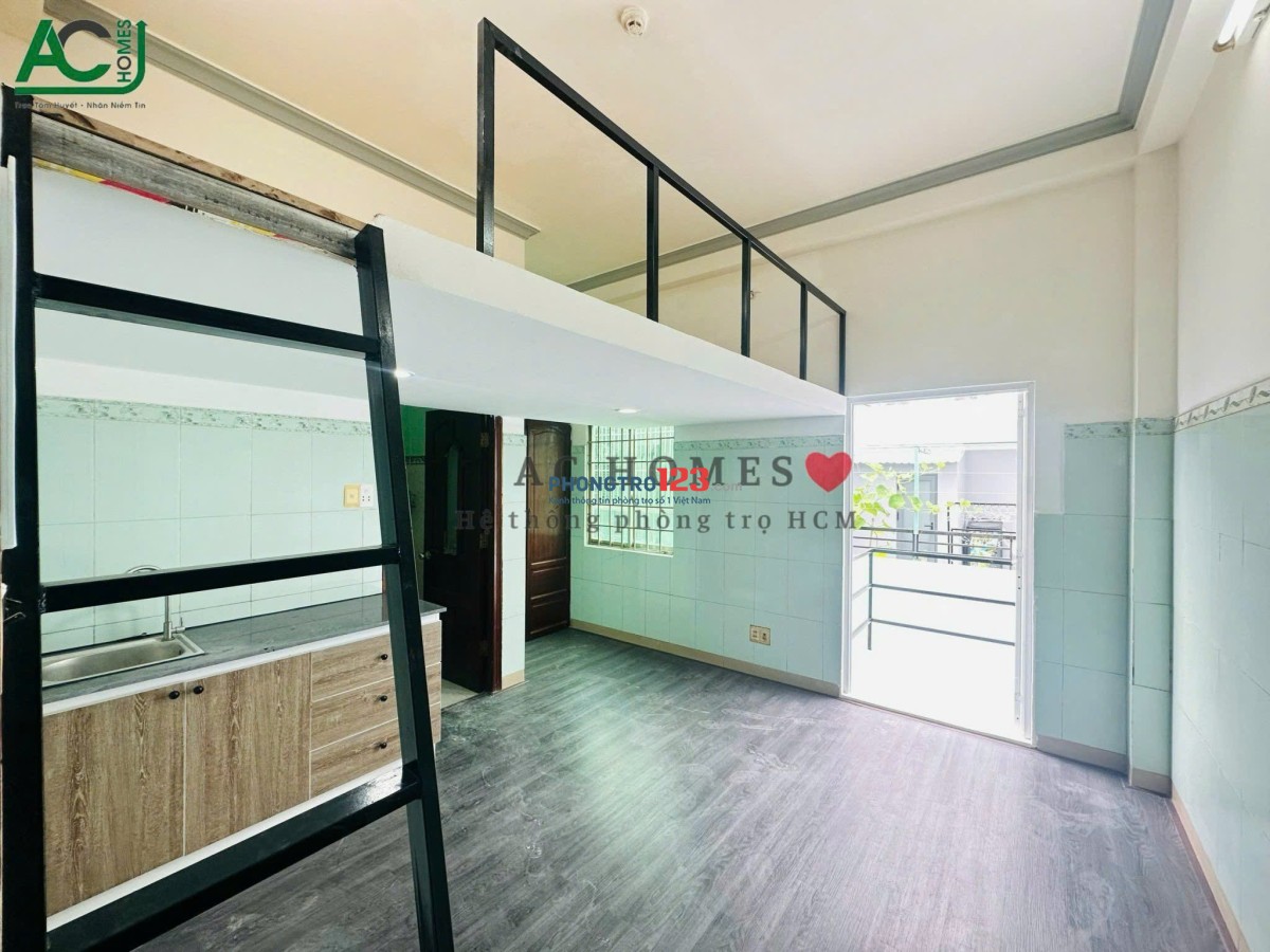 NGAY CÔNG VIÊN GIA PHÚ TRỐNG PHÒNG DUPLEX BAN CÔNG SẴN MÁY LẠNH MIỄN PHÍ XE, Ở ĐƯỢC 2 3 BẠN