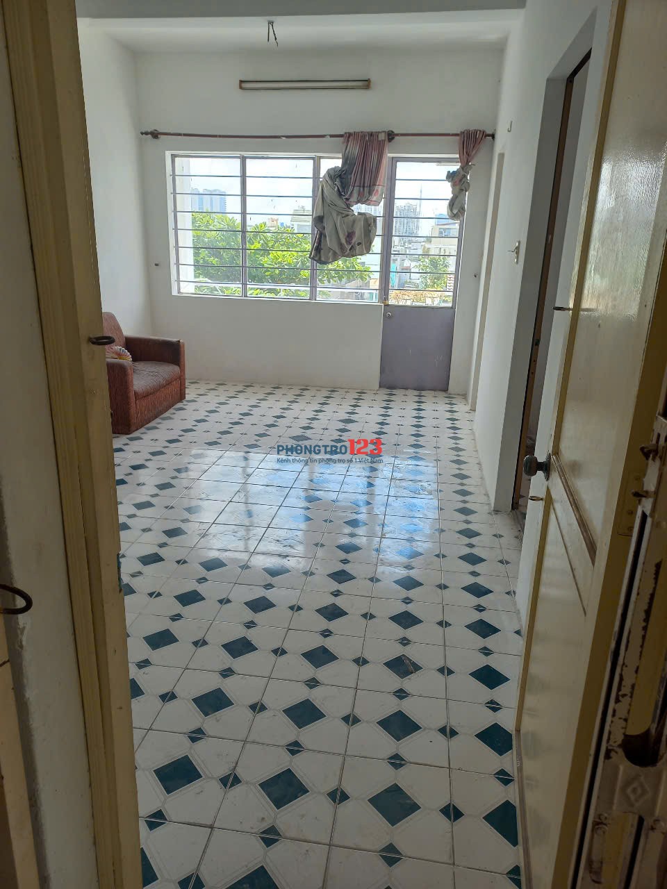 Cho thuê căn hộ chung cư 55m đường CMT8 quận 10, gần CV Lê Thị Riêng