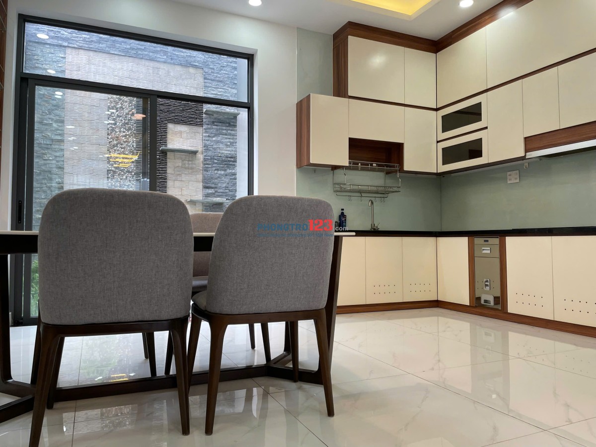 Nhà nguyên căn Q7 – 1 trệt 3 lầu, 265m², có điều hòa, khu dân trí cao, yên tĩnh