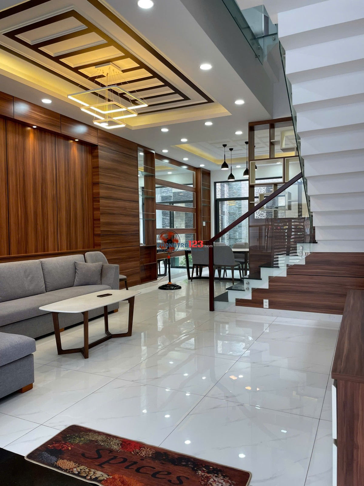 Nhà nguyên căn Q7 – 1 trệt 3 lầu, 265m², có điều hòa, khu dân trí cao, yên tĩnh