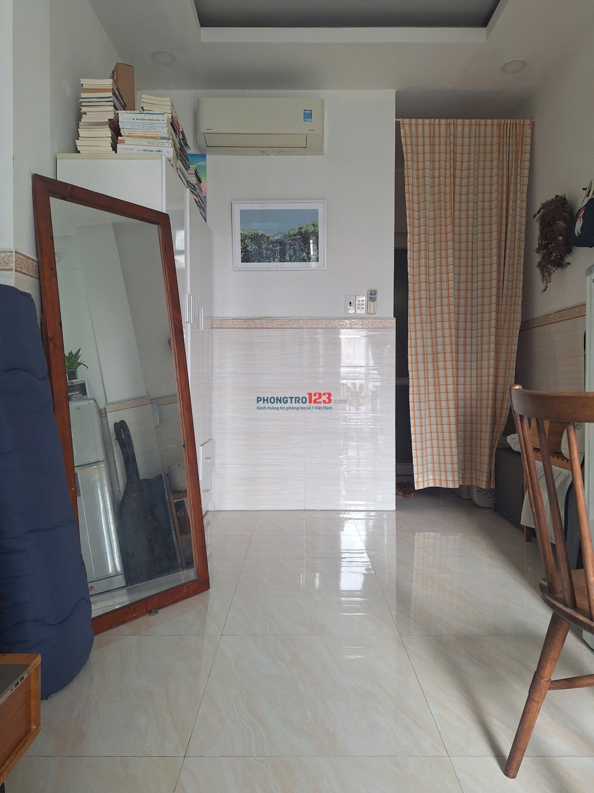 Tìm một bạn nữ văn phòng ở ghép phòng trọ 30m2 ở Phú Nhuận (sát Phan Xích Long) giá 2tr5/người