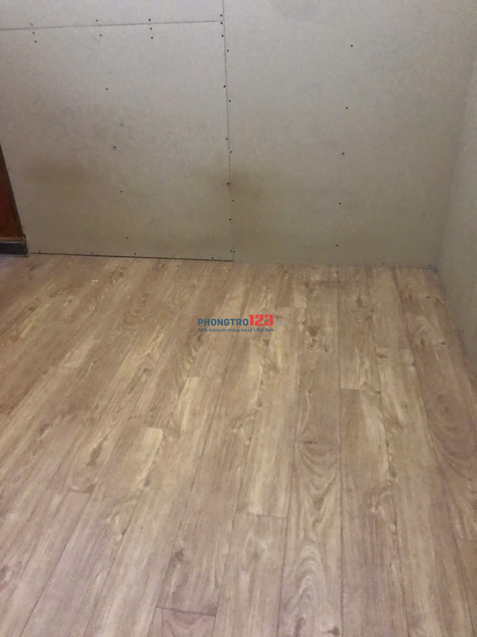 Phòng 12m, mát mẻ quanh năm, có tủ quần áo, có nhà bếp phía dưới