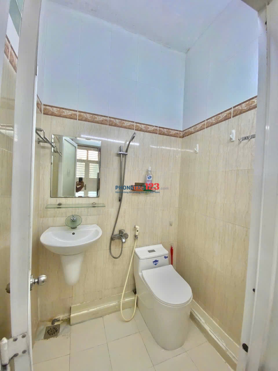 Căn Hộ Ban Công, Máy Giặt Riêng, nhà thang mấy_Phú Nhuận, giáp Q1, gần khu ẩm thực Phan Xích Long